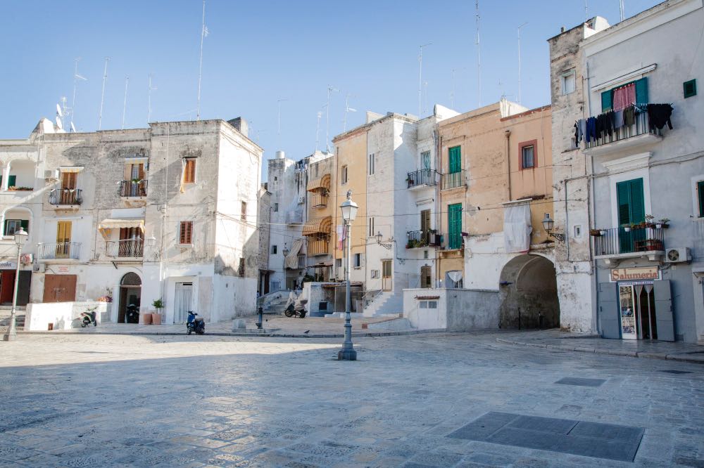 La via delle signore delle orecchiette. Bari