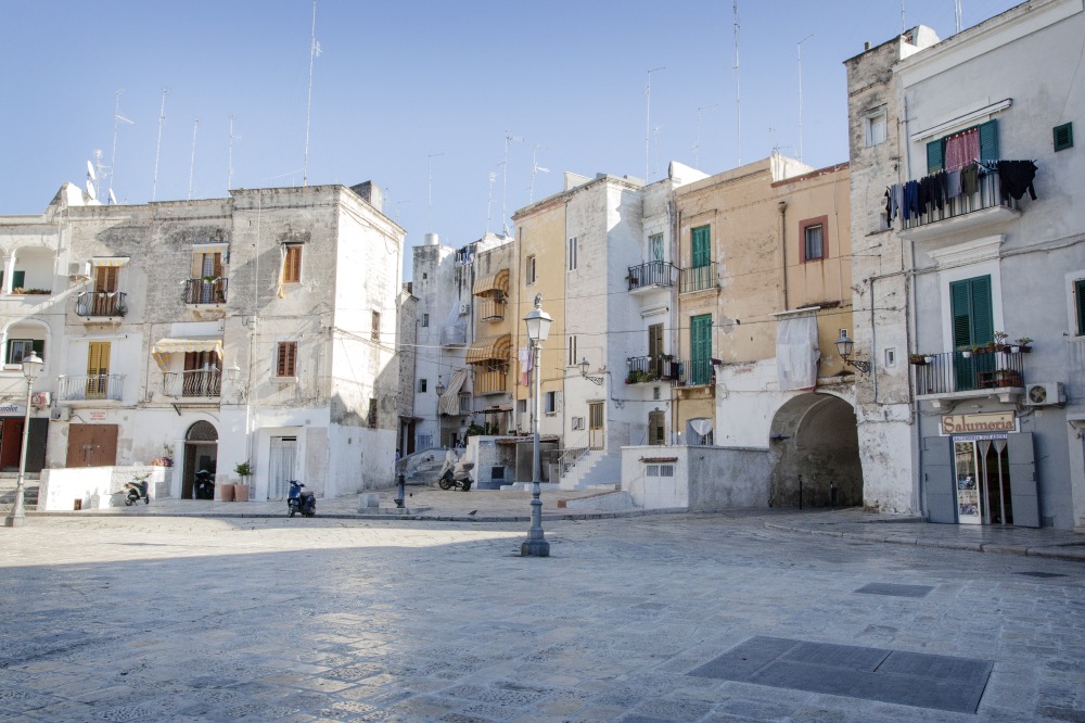 La via delle signore delle orecchiette. Bari